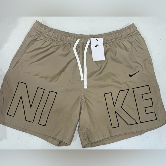 Nike Men's Sportswear Woven Flow Shorts Size XL - Picture 2 of 4